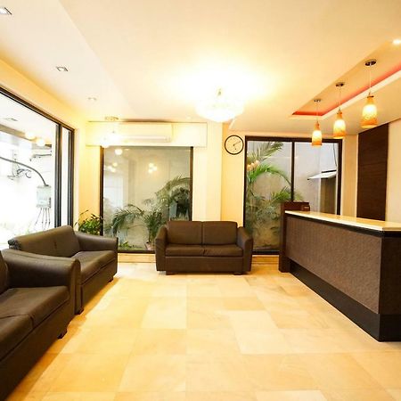 Hotel Aarya Inn Райпур Экстерьер фото
